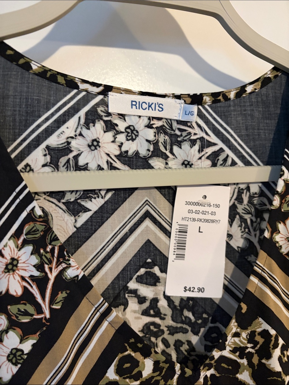 RICKI’S | Black & Olive Green Animal Print Sleeveless Tank - Picture 3 of 12
